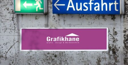 Ausfahrt-Schild im klaren Design für bessere Orientierung, inspiriert von Grafikhane