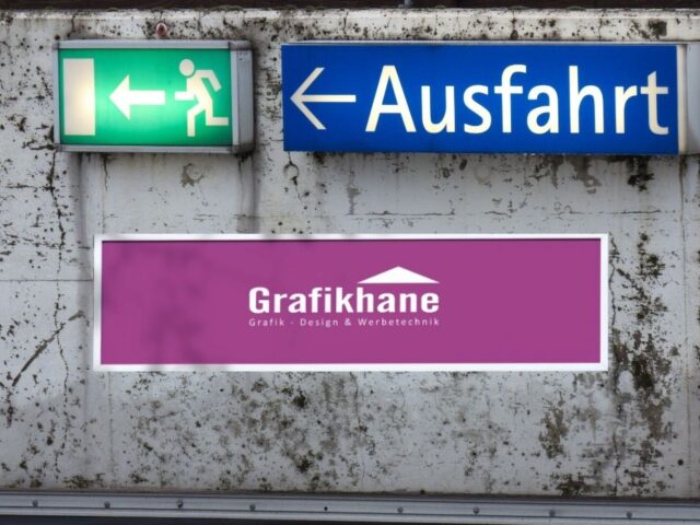 Ausfahrt-Schild im klaren Design für bessere Orientierung, inspiriert von Grafikhane